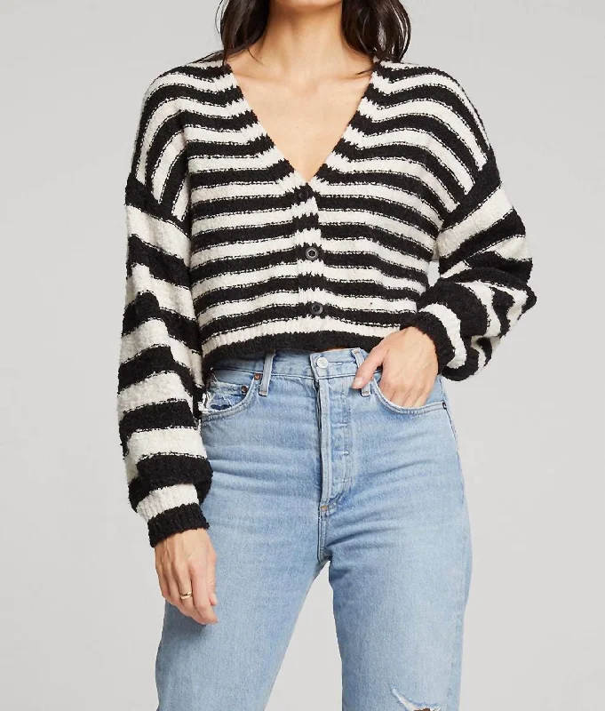 Classic Comfort Scout Sweater In Black