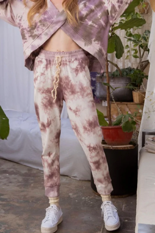 Comfy Layers Tie Dye Jogger In Wild Berry Splash