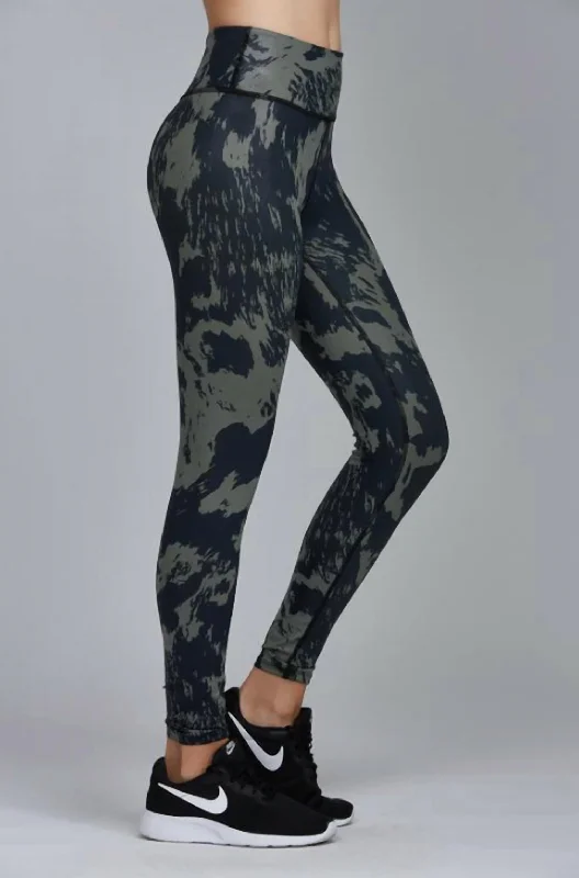 Soft Comfort Gloss Legging In Cow